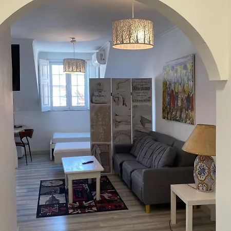 Turistico De - Quartos E Queluz