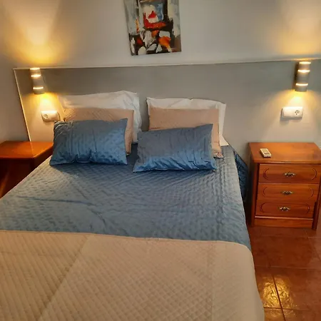 Turistico De - Quartos E * Queluz